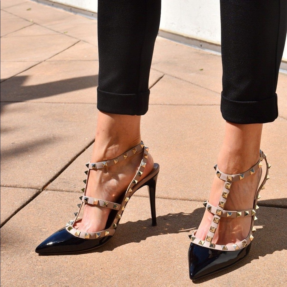 Valentino Rockstud Pumps black patent studs 40